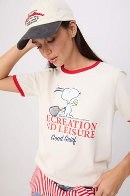 Ekru Snoopy Lisansl? Regular K?sa Kollu Tok %100 Pamuk Orme T-Shirt TWOSS26TS0013