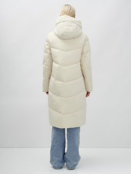 Пальто утепленное стеганное зимнее с капюшоном женское бежевого цвета 9639B - Mtforce фото 11