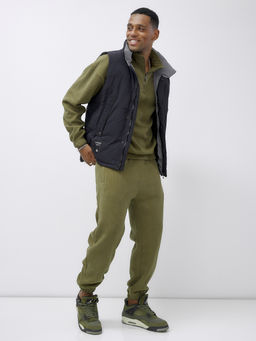 Жилет мужской утепленный спортивный черного цвета 15326Ch - Mtforce фото 10