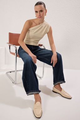 Trendyolmilla Siyah Asimetrik Tek Omuz Vatkal? Esnek Orme Bluz TWOSS24BZ00133