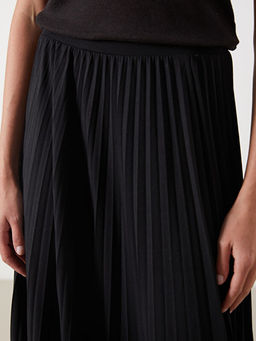 Beli Lastikli Pileli Etek