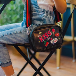 Сумка детская Kiss, искусственная кожа, на ремешке, чёрная, 18х6х11 см - NAZAMOK KIDS фото 8