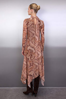 Cok Renkli Bask?l? Sal Detayl? Midi Esnek Tul Orme Elbise TWOAW26EL00160 - Trendyolmilla фото 4