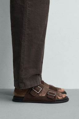 SANDALIA PIEL DOBLE TIRA / Marr?n