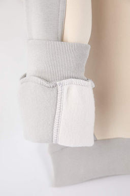 Gri-Ekru Un?sex Yeni Oversize/Genis Kesim Yaz? Nak?sl? Kal?n Ici Polarl? Sweatshirt TMNAW26SW00023 - Trendyolmilla фото 8