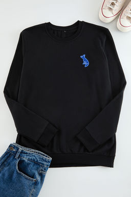 Siyah Regular/Normal Kesim Bisiklet Yaka Tilki Patch Detayl? Sweatshirt TMNAW25SW00160