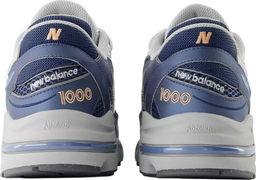 Кроссовки взрослые