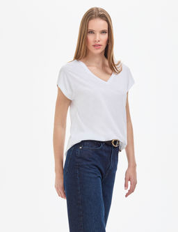 Beyaz Regular Fit V Yaka Basic Ti__rt
