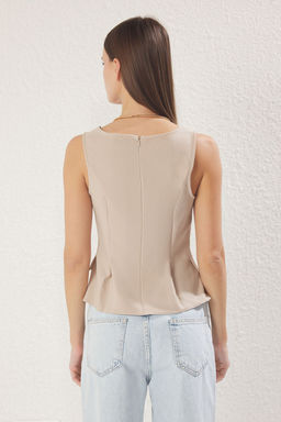 Trendyolmilla Tas Cep Detayl? V Yaka Peplum Dokuma Bluz TWOSS25BZ00495