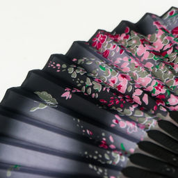 Веер складной h=21 см Цветы и бабочки, чёрный, с кисточкой