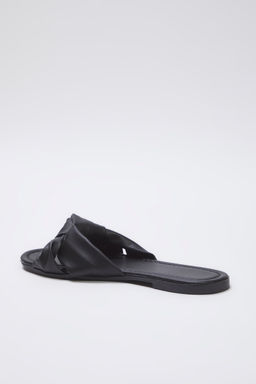 Trendyol Shoes Siyah Dugum Detayl? Badem Burun Kad?n Terlik TAKSS25TE00040 - Trendyolmilla фото 4