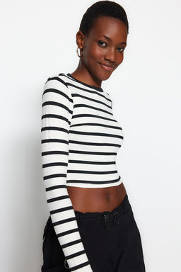 Siyah Cizgili Premium Viskoz Yumusak Kumasl? Fitted Crop Esnek Orme Bluz TWOAW24BZ00048