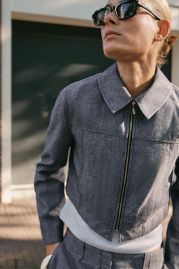 ZIP-UP BLAZER