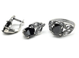 Кольцо Серьги с цирконом искусственным, цв.черный размер 16