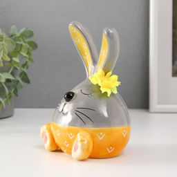 Фигурка керамика Зайчонок в шортах, с цветочком на ухе, серо-жёлтый, 11.2?9.5?15.6 см