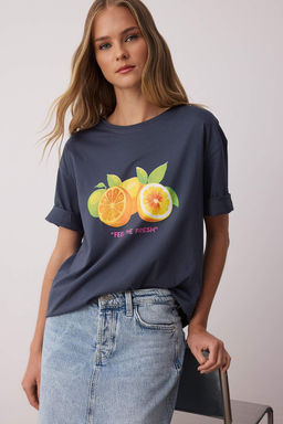 Ekru %100 Suprem Oversize/Genis Kal?p Kokteyl Bask?l? Orme T-Shirt TWOSS25TS00217