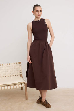 Kahverengi Poplin Etek Detayl_ A Kesim Maxi Dokuma Elbise TWOSS26EL00933