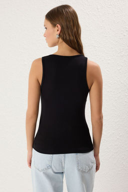 TRENDYOLMILLA Siyah Duz Fitted/vucuda Havuz Yaka Oturan Esnek Orme Atlet TWOSS25AL00020 фото 10