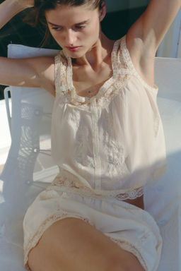 Top en mezcla de viscosa con detalles bordados - H&m фото 3