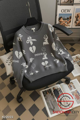 Теплый свитер с рисунком