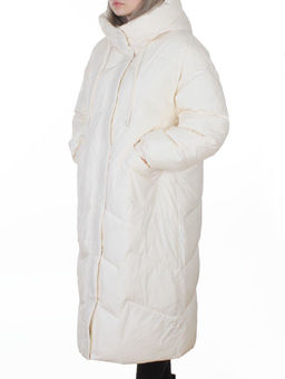 8883 MILK WHITE Пальто зимнее женское (150 гр. холлофайбер)
