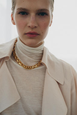 Колье Zara Collar Cadena Metalica золотистое