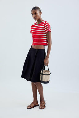 STRIPED KNIT SHORT SLEEVE TOP