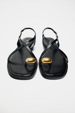 STRAPPY FLAT SLIDER SANDALS WITH METAL EMBELLISHMENT - Zara фото 4
