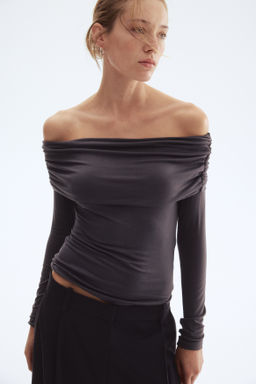 Top off-the-shoulder