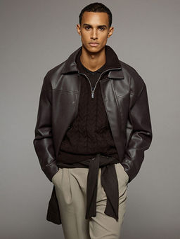 Dik Yaka Erkek Triko Kazak