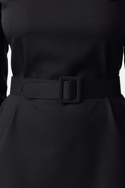 Siyah Shift/Duz Kesim Kemerli Mini Dokuma Elbise TWOAW25EL00190