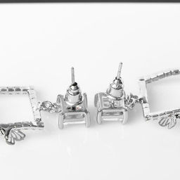 Серьги со стразами Порхай бабочки в квадрате, цвет белый в серебре - Queen fair фото 2