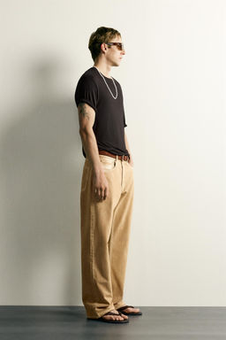 JEANS LOOSE FIT LAVADO IRREGULAR / Ocre - Zara фото 4