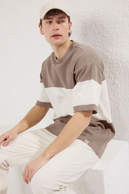 Tas Oversize/Genis Kesim Renk Bloklu Dokulu T-Shirt TMNSS25TS00065