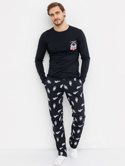 Пижама мужская (джемпер, брюки) в расцветке космонавты на черном - Mark formelle фото 2