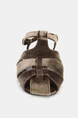 SANDALIA CANGREJERA EFECTO TERCIOPELO / Marr?n - Zara фото 5