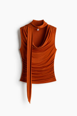 Top con cuello fular