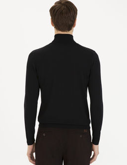 Черный базовый вязаный свитер с водолазкой узкого кроя - Cacharel фото 4