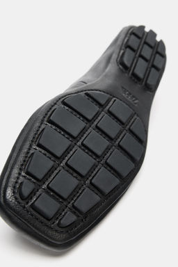 LIMITED EDITION FLAT LEATHER SHOES - Zara фото 8