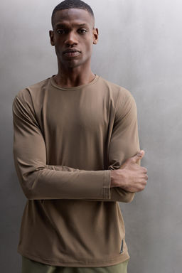 BASIC TECHNICAL LONG SLEEVE T-SHIRT