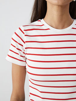 Bisiklet Yaka ?izgili Kad?n Ti??rt