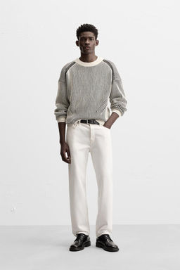 TEXTURED COLOUR BLOCK SWEATER