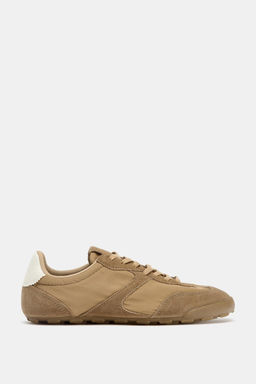 SOFT RUNNING TRAINERS