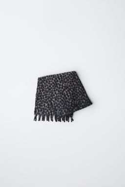 ANIMAL PRINT SCARF WITH FRINGING