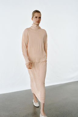 JERSEY PUNTO LAZO EFECTO ARRUGADO / rosa claro - Zara фото 7