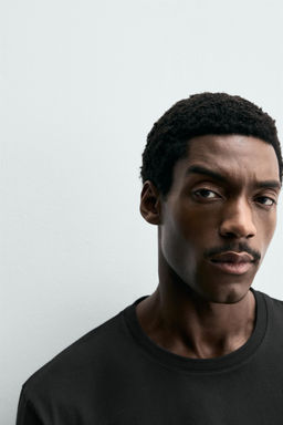 PACK 3 CAMISETA MEDIUM WEIGHT B?SICA / Negro - Zara фото 8