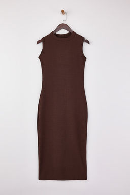 Kahverengi Bodycon Dik Yaka Kolsuz Midi Dokulu Orme Elbise TWOSS26EL00038 - Trendyolmilla фото 12