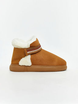 S?et G?r?n?ml? Kad?n Ev Botu