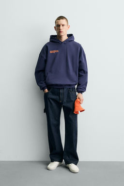 SUDADERA TEXTOS CONTRASTE CAPUCHA / Marino