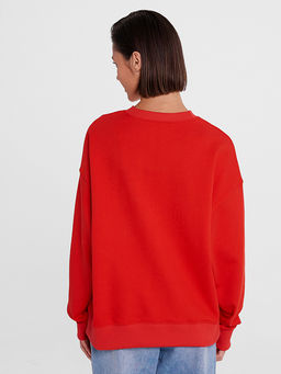 Свитшот женский в красном цвете